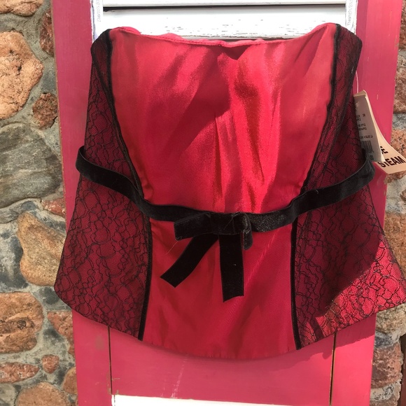 SALE! David's Bridal Red & Black Zip Back Corset - Picture 1 of 7
